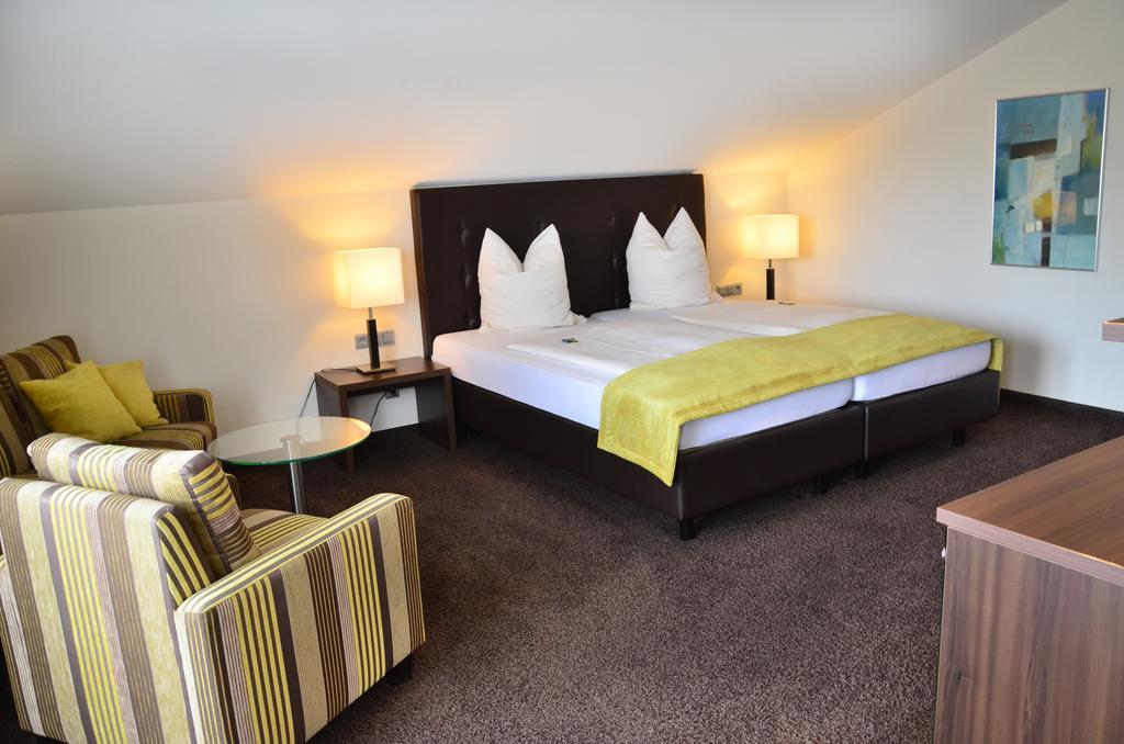 Hotel Stern Albershausen Zewnętrze zdjęcie